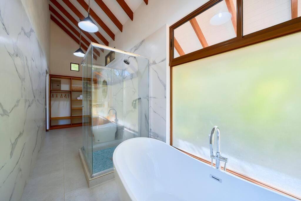 Casa Kristel - Exquisite Villa Getaway Puerto Viejo de Talamanca Eksteriør billede