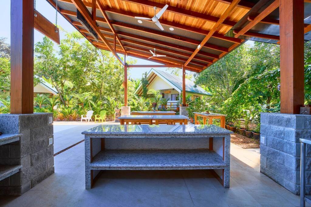 Casa Kristel - Exquisite Villa Getaway Puerto Viejo de Talamanca Eksteriør billede